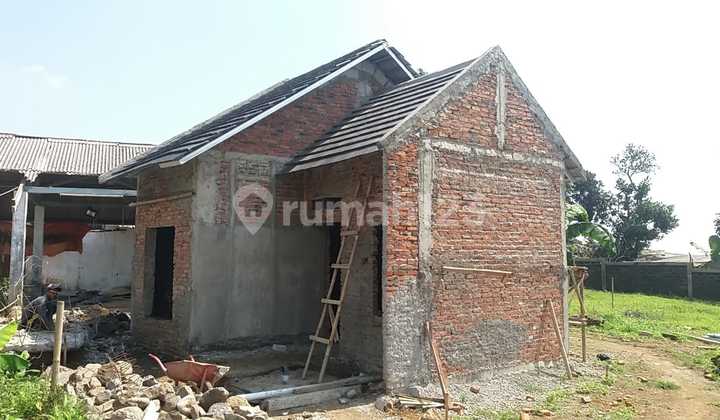 For sale, the cheapest house in the universe in Bogor. 2