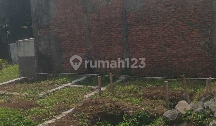 Single Story House Near Office Area Single Story House Near Office Area