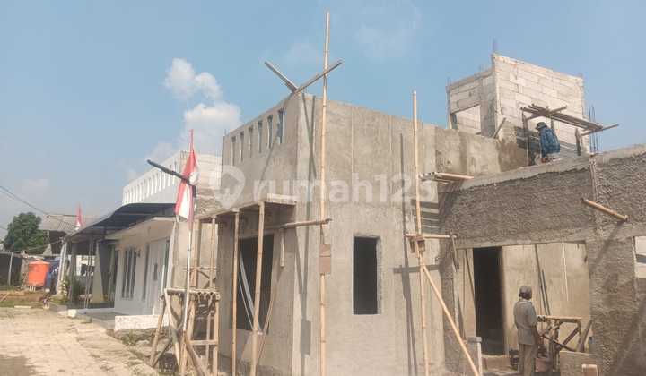 Single Story House Near Office Area Single Story House Near Office Area