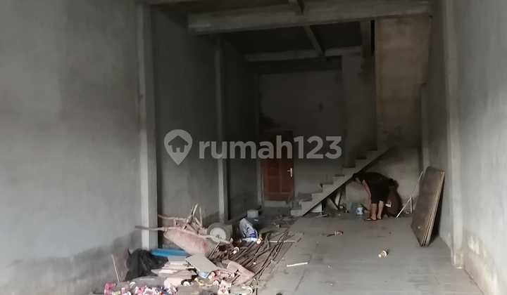Ruko 3 Lantai di Jalan Perdana Dekat Dengan Megamall Dan Untan 5