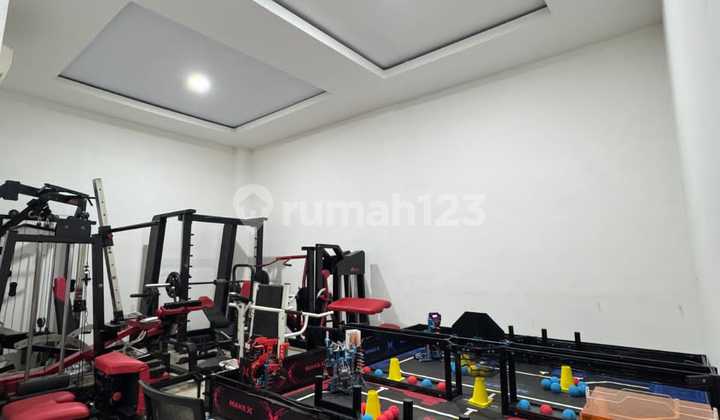 Design Yang Unik! Dijual Rumah Cantik Di Komplek Duta Mas 2