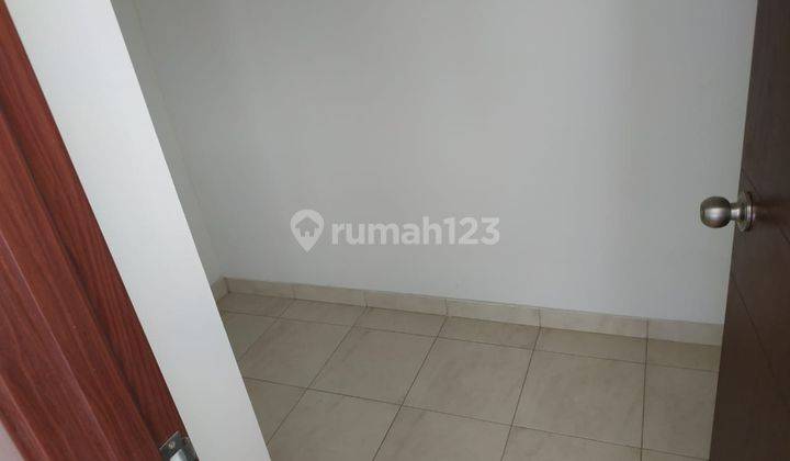 Apartement Lucky Tower Residence 2 BR Unfurnished Bagus 2