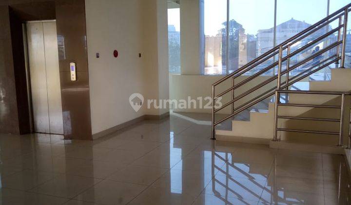 Gedung di Cikini, Jakarta Pusat 2.500 M Baru HGB 5