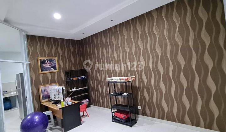 Dijual Rumah Di Taman Palem Lestari SHM 2,5 Lantai Kondisi Bagus 1