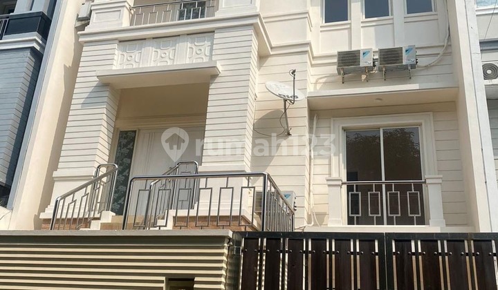 Jual Harga Rugi! Dijual Townhouse Emeralda Pik Ada Ac 6 Unit Jual Harga Rugi! Dijual Townhouse Emeralda Pik Ada Ac 6 Unit