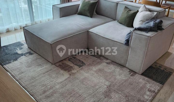 Ready-to-Occupy Furnished Unit! Holland Village 3+1 Bedroom Apartment for Sale 2