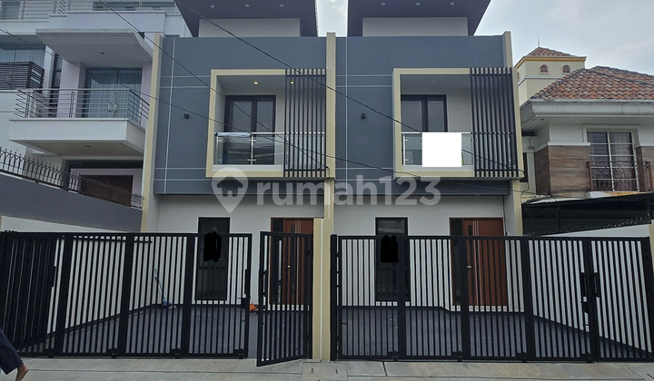 Turun Harga! Dijual Rumah Baru dengan Skylight di Kav Dki Meruya Turun Harga! Dijual Rumah Baru dengan Skylight di Kav Dki Meruya