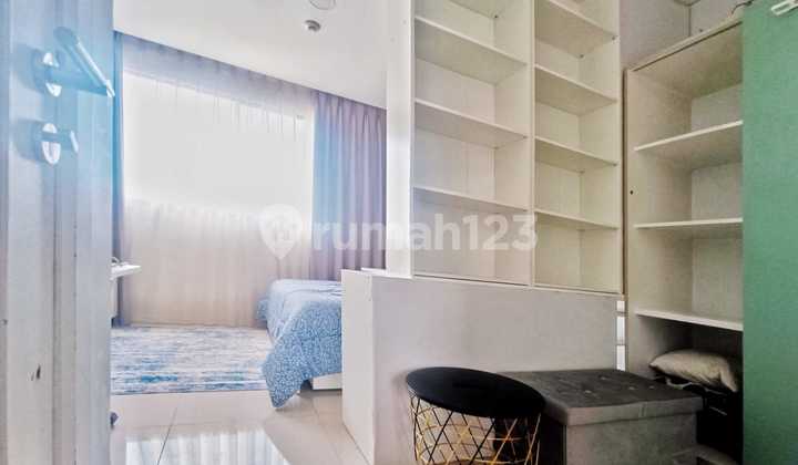 Ready to Move In, Just Bring Your Suitcase! Paddington Heights Apartment for Sale 2