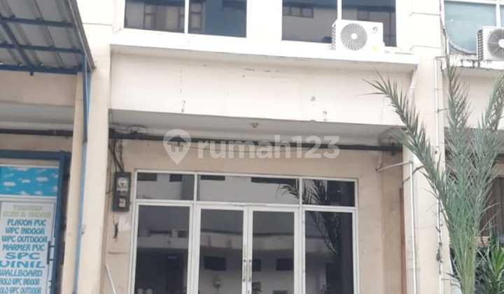 Dijual Ruko Cocok untuk Usaha Parkiran Luas dan Baru Renov