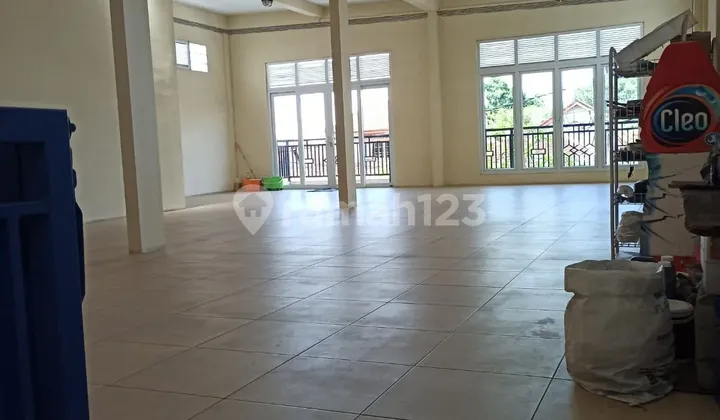 2-story shophouse on South Nangka Street, suitable for business or investment. 2-story shophouse on South Nangka Street, suitable for business or investment.