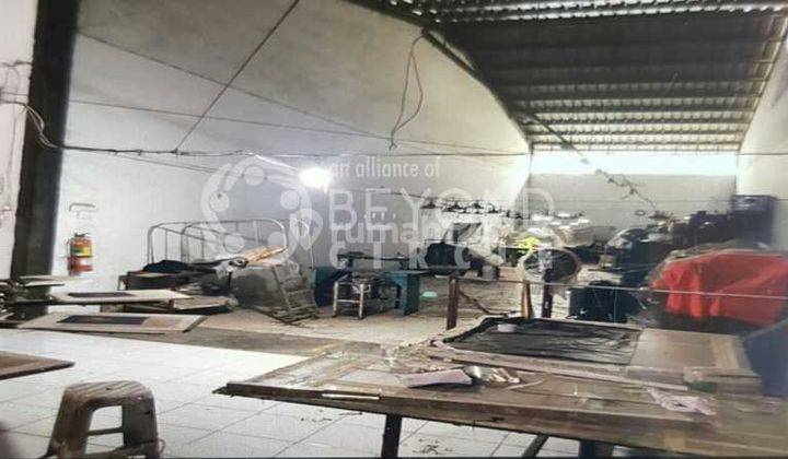 Pabrik Gudang Eks Garment Masih Aktif Di Cibolerang Kota Bandung 5
