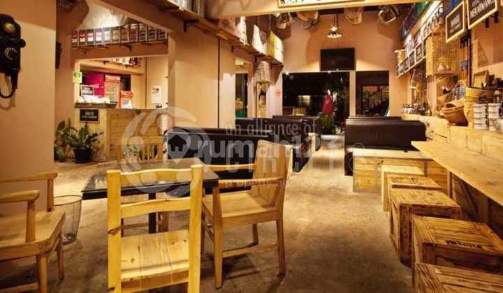 Cocok Banget Buat Usaha, Bonus Seluruh Furniture Dijual Rumah Ruang Usaha di Riau Bandung 4