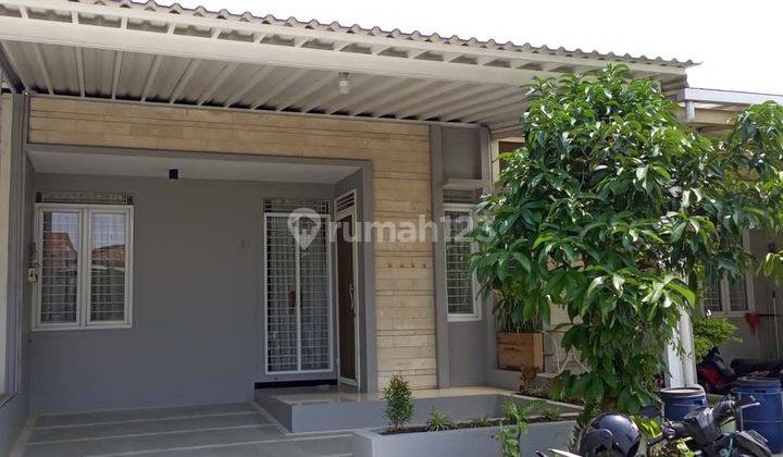 Siap Huni Rumah Cantik Bikin Tertarik, Jual di Taman Kopo Indah 5 1