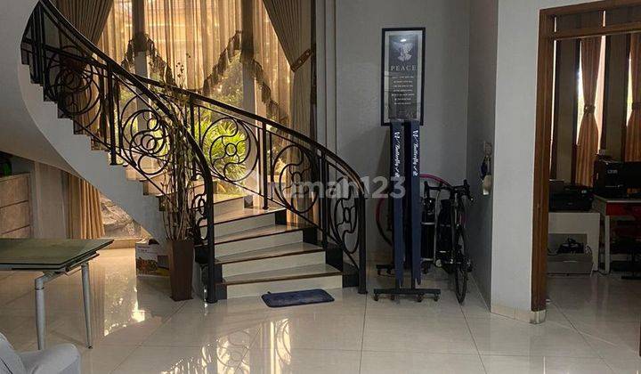 So Exotis Rumah Manis Dijual Full Furnished di Singgasana Pradana 1