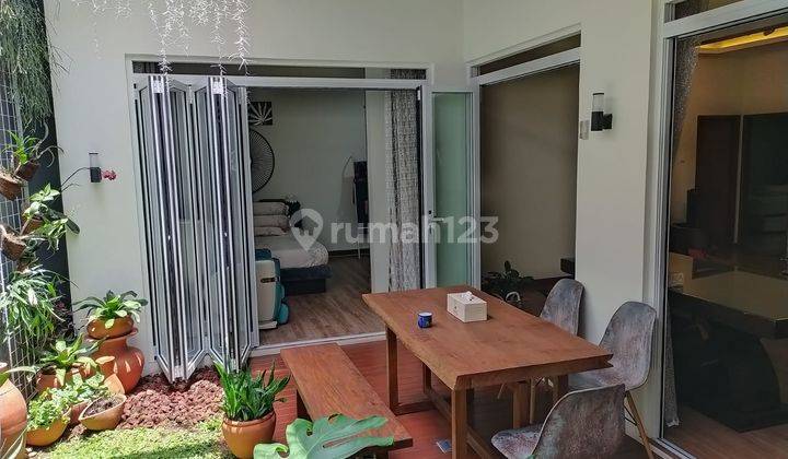 Komplek Elit Nih Beb, Rumah Cantik Nyaman Huni Dijual di Antapani 2