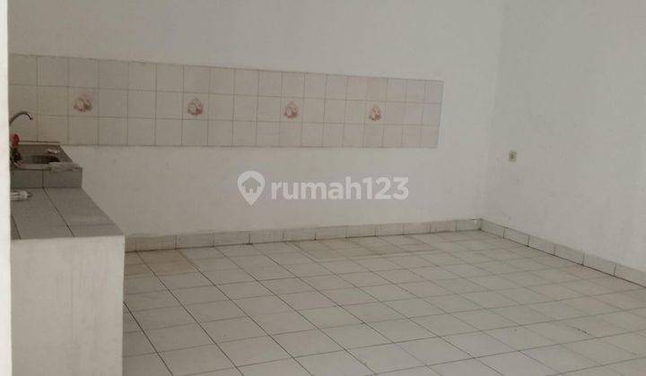 Tawaran Terbatas Nih Bos, Rumah 2lt Dijual di Taman Holis Indah 1 2