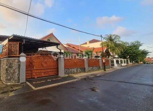 Dijual Rumah Mezanin Hoek Plus Pool Komplek Curug Indah, Jatiwaringin, Bekasi, 034 2