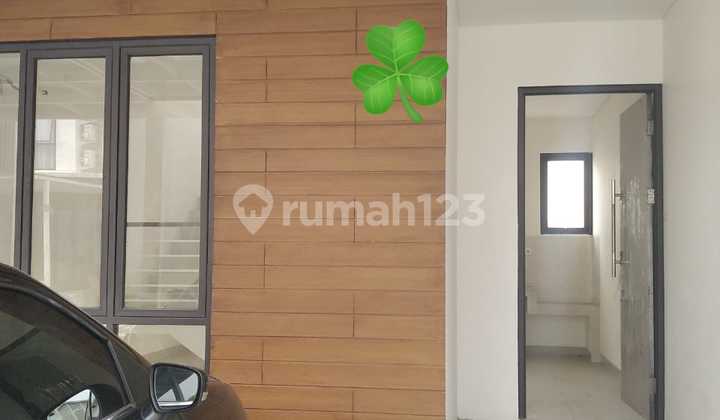 Disewakan Rumah 2 Lantai Kosongan Cluster Wisteria, Cakung, Jakarta Timur, 019 Disewakan Rumah 2 Lantai Kosongan Cluster Wisteria, Cakung, Jakarta Timur, 019