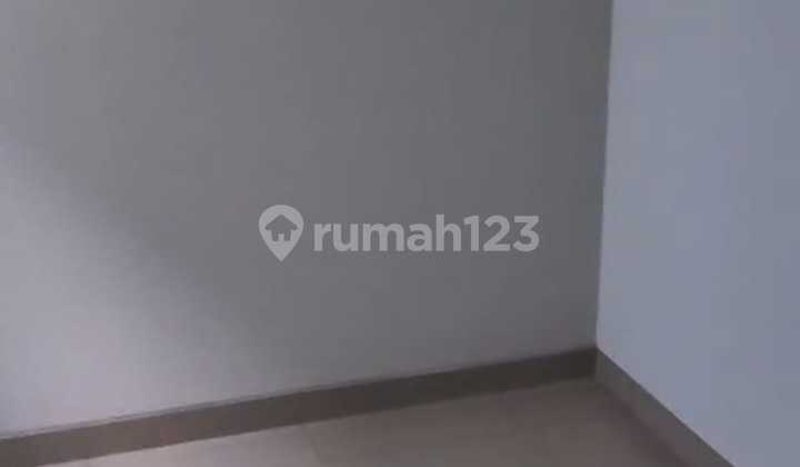 Sewa Murah Rumah 2 Lantai Lebar 5 Cluster Regia, Summarecon Crown Gading, Bekasi, 018 2