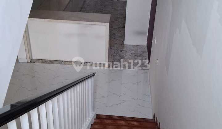 Disewakan Rumah Nyaman 2 Lantai Cluster Wisteria, Cakung, Jakarta Timur, 006 2