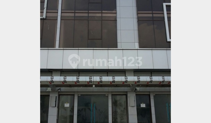 Dijual Rukan Strategis 3 Lantai di Jgc, Cocok untuk Bisnis dan Investasi (004)