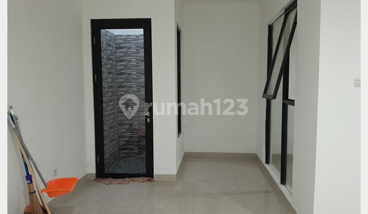 Turun Harga Rumah di Cluster Jura Metland Menteng SHM (004) 2
