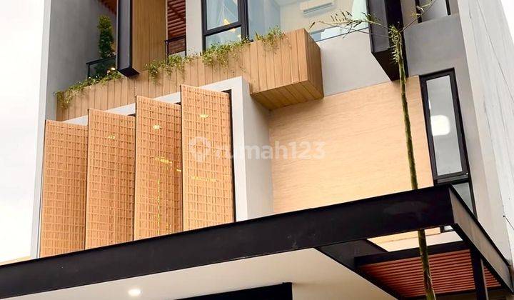 Rumah Mewah Premium Eksklusif Cluster White Rose, Cakung, Jakarta Timur 2