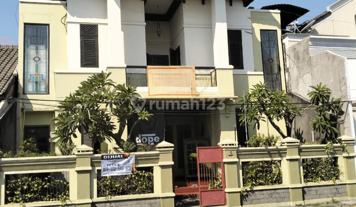 Rumah 2 Lantai di Jl, Ahmad Yani Kawasan Petrokimia, Gresik