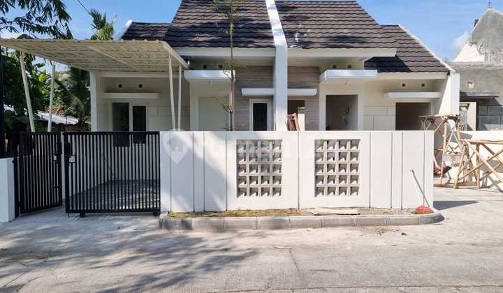  Rumah Cantik Konsep Modern Minimalis Di Prambanan 1