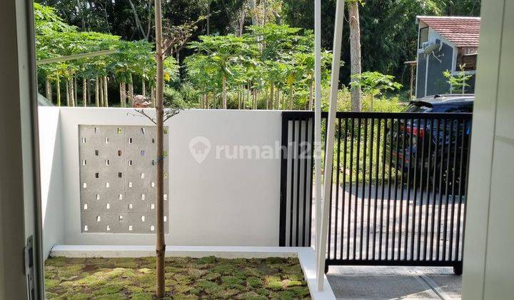  Rumah Cantik Konsep Modern Minimalis Di Prambanan 8