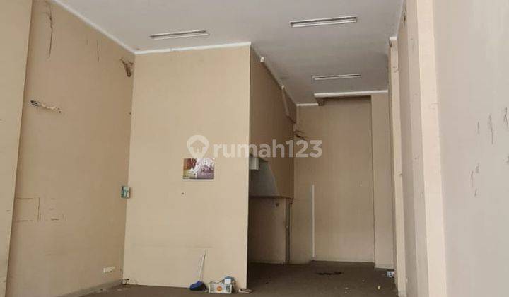 Dijual Cepat Ruko Emerald 3 Lantai Lebar 6x17 Siap Pakai Lokasinya Strategis, Bekasi 029 2