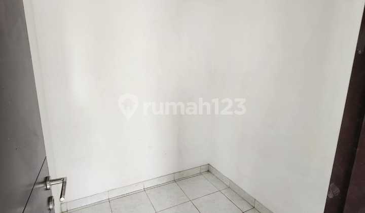 Modern Residential House for Rent Super Spacious - Palm Spring Cluster Near Commercial Jakarta Garden City, Cakung 028 2
