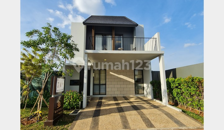 Ready to Occupancy, Flood-Free Wisteria House for Sale in Metland Menteng, Cakung, East Jakarta