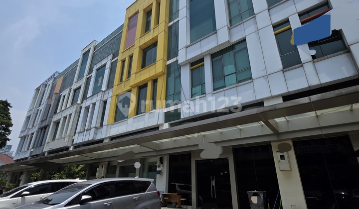 For Sale: Graha Boulevard 5-Story Shop House with Private Elevator in Kelapa Gading Business Center 029 For Sale: Graha Boulevard 5-Story Shop House with Private Elevator in Kelapa Gading Business Center 029