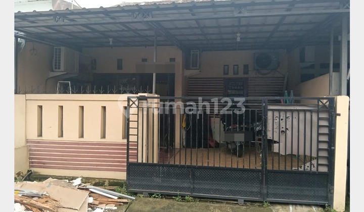 Rumah Strategis di Kota Harapan Indah - Jl. Salak Sudah SHM | Hanya 700 Juta! (028) Rumah Strategis di Kota Harapan Indah - Jl. Salak Sudah SHM | Hanya 700 Juta! (028)