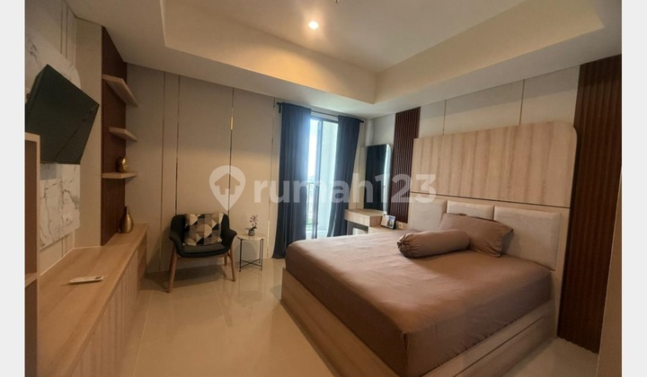 Experience Living in a Truly New Residence! (015) Studio Unit for Rent at Cleon Park Apartment, Jakarta Garden City (JGC). This unit has just been handed over, in pristine condition (never occupied), and features a functional interior design.