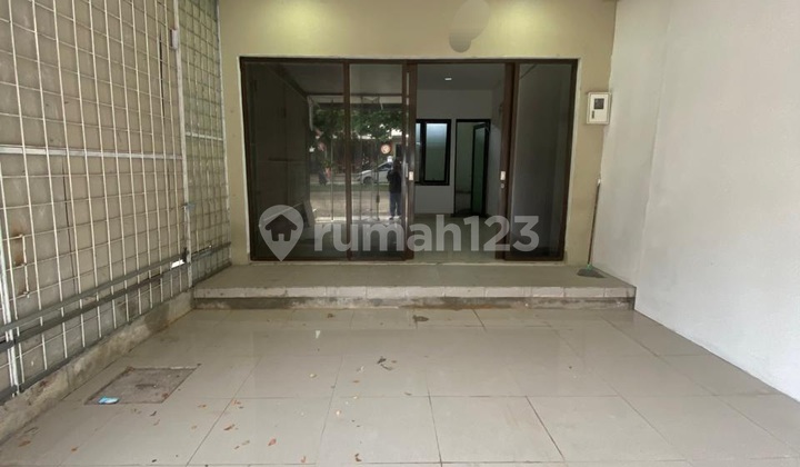 For Rent, 2-Story Shop House at Savoy, Strategic Location, Jakarta Garden City, Cakung 028 2