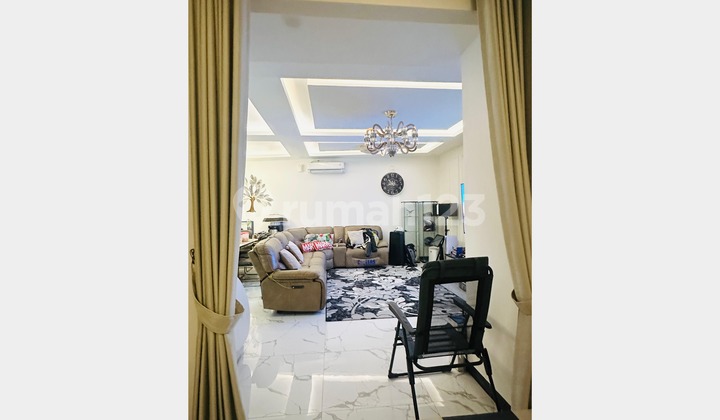 Turun Harga Drastis Jual Rumah Mewah 2 Lantai Full Furnished di Cluster Shinano, Jakarta Garden City, Cakung 034 Turun Harga Drastis Jual Rumah Mewah 2 Lantai Full Furnished di Cluster Shinano, Jakarta Garden City, Cakung 034