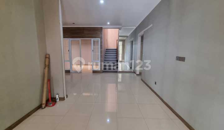 FOR SALE QUICK, TIDY, READY-TO-LIVE-IN HOUSE IN MENAGGIO VILLAGE, GADING SERPONG