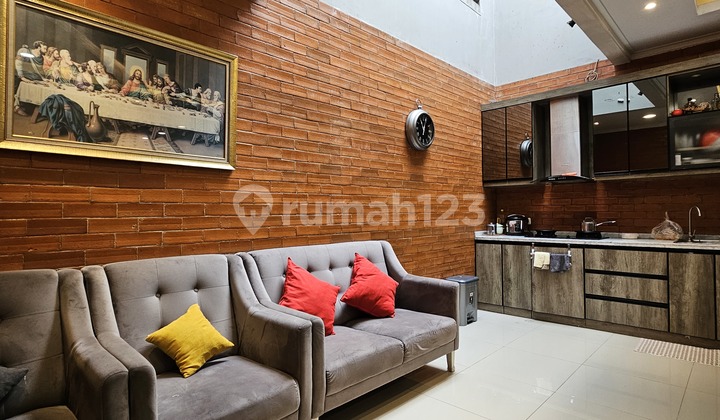 For Sale Fully Renovated, Semi-Furnished House in Bohemia Village - Gading Serpong 2