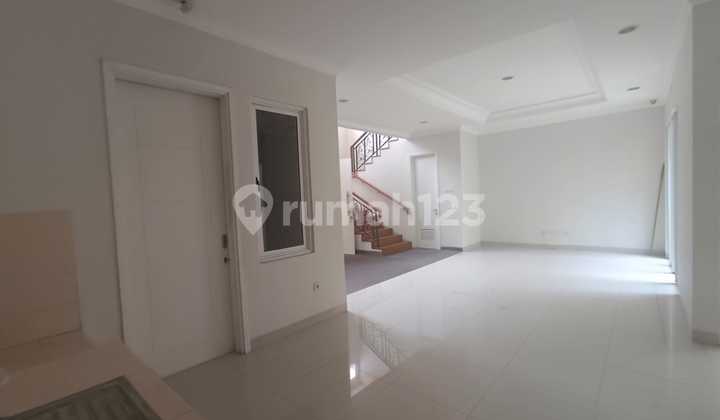 For Sale House In Sheffield, Greenwich Park Bsd