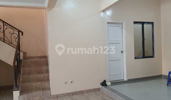 For rent house in Monaco Gading Serpong 1