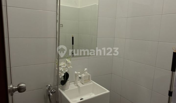 For Sale Cheap 3-Story Hoek House with Full Japanese Interior in Greenwich Whelford, BSD City 2