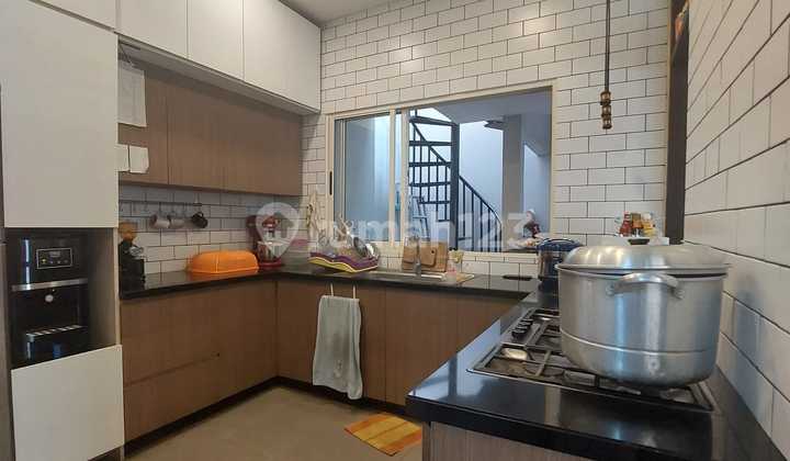 For Sale Hoek Cluster House Volta Scientia, Gading Serpong