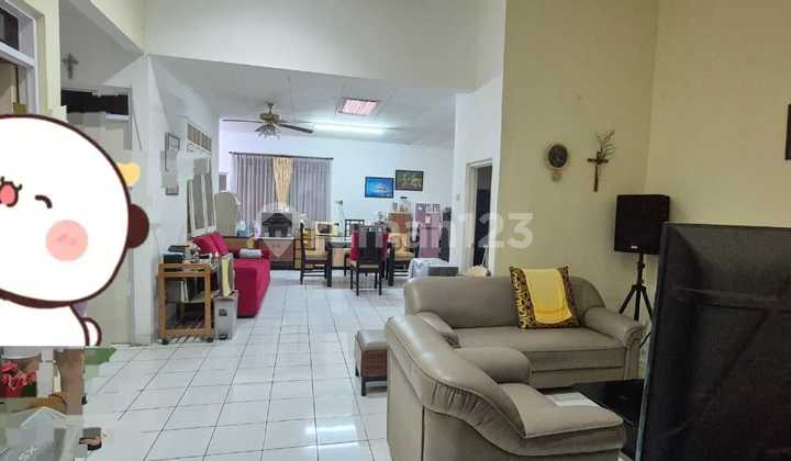 Disewakan Rumah Cantik Di Regensi Melati Mas 2