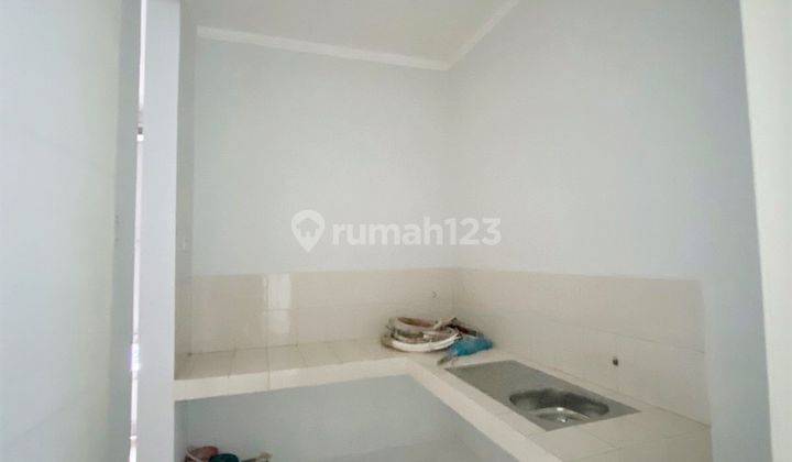 Sewa Rumah 2 Lantai Bagus Semi Furnished SHM di Discovery Eola 13