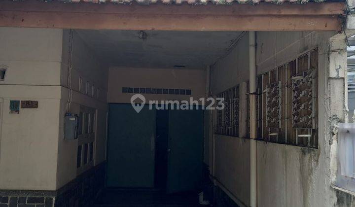 Rumah lama terawat sayap jalan pajajaran 2