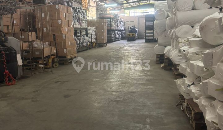 Selling an operating knitting factory located in Leuwi Gajah, South Cimahi.