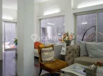 Beautiful House with Villa Concept on Jl. Rancakendal Dago Pakar 2