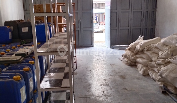 For Sale: 2-Storey Shop House on Sayap Jl. Otista, Bandung 2